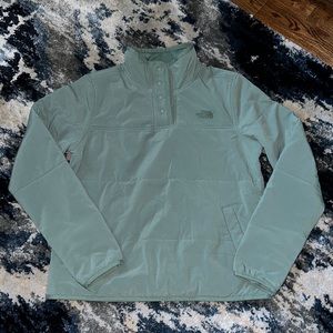 Northface Women’s mountain sweatshirt pullover